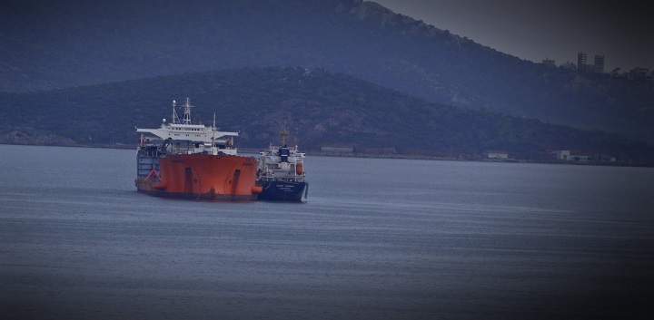 Δεξαμενόπλοιο προσάραξε ανοιχτά της Άνδρου – Συναγερμός στις αρχές