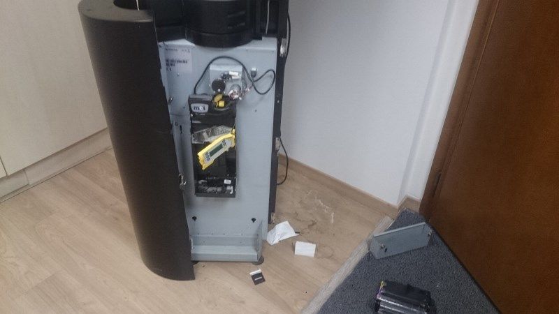 “Σιωπή” από την ΕΣΗΕΑ για τους βανδαλισμούς στο Documento