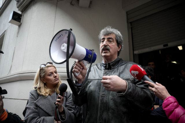 Πολάκης σε Γιαννάκο της ΠΟΕΔΗΝ: “Το βρήκες το υπουργείο αυτή τη φορά” (vid)