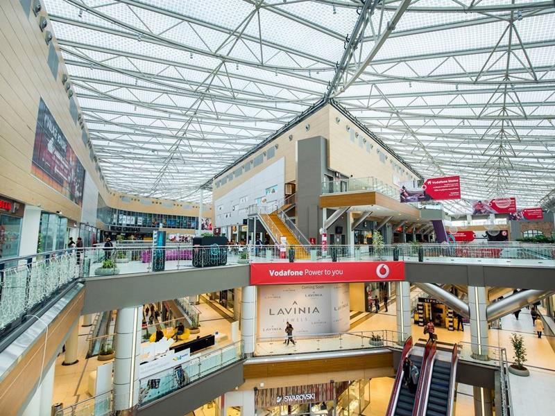 Άγνωστη η ταυτότητα της 40χρονης θύμα της μοιραίας πτώσης στο Mall – Τι εξετάζουν οι αρχές