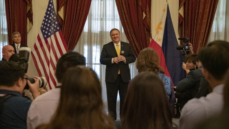 Ο Μάϊκ Πομπέο στην τριμερή Ισραήλ, Κύπρου, Ελλάδας- “Ψήφος εμπιστοσύνης” σε Αναστασιάδη και Τσίπρα με φόντο τα ενεργειακά