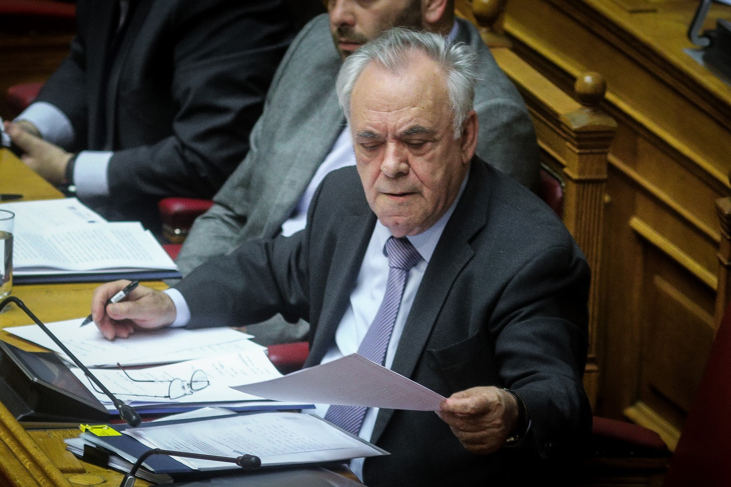 Αλλαγές της τελευταίας στιγμής στο ν. νόμο Κατσέλη – Μειώνεται το όριο στα επιχειρηματικά δάνεια