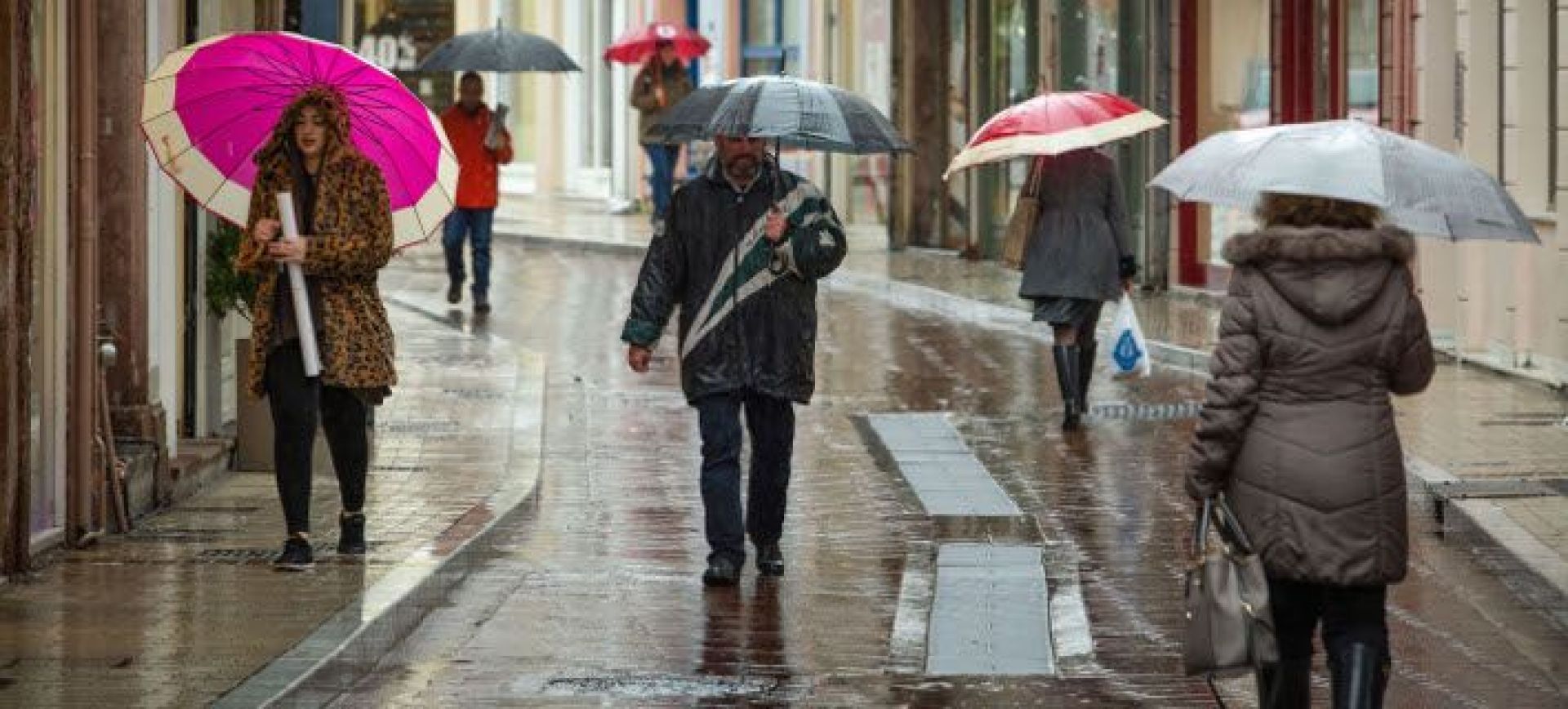 Βαρομετρικό χαμηλό χτυπάει τη χώρα – Πότε υποχωρεί