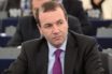 Παρεξηγήθηκε… ο Βέμπερ με την απάντηση Μητσοτάκη για τη γραβάτα – Η ψυχρή ανάρτηση