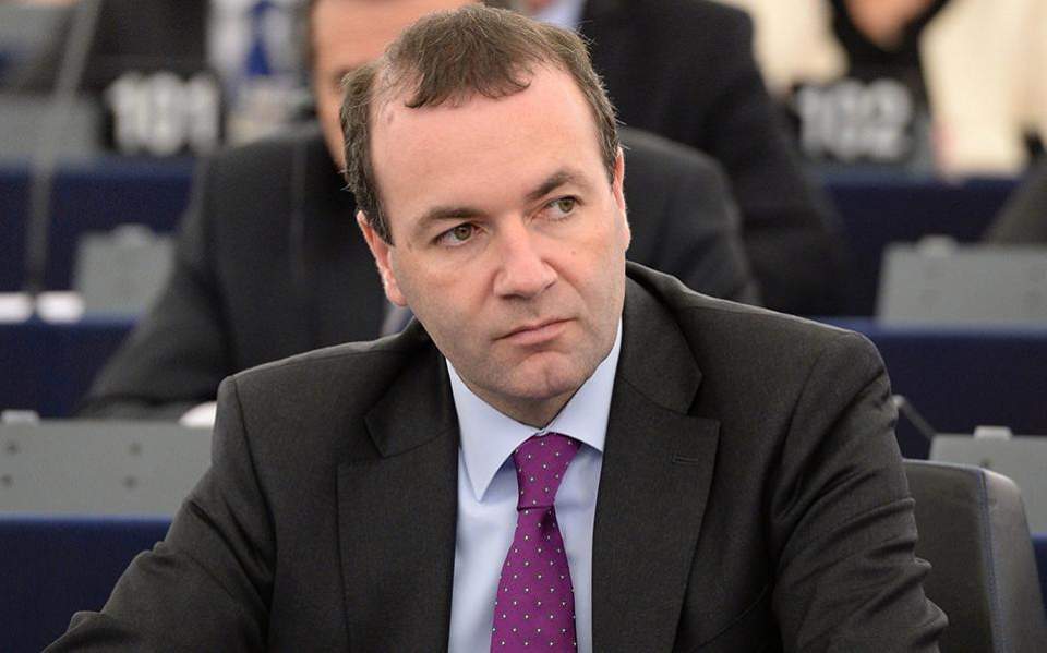 Παρεξηγήθηκε… ο Βέμπερ με την απάντηση Μητσοτάκη για τη γραβάτα – Η ψυχρή ανάρτηση