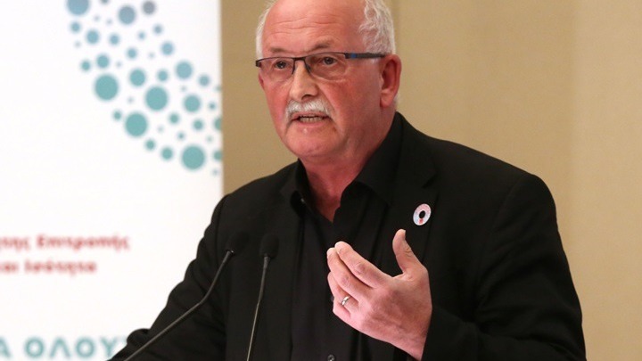 Μπούλμαν: Τιμωρητική η πολιτική του Σόιμπλε στην Ελλάδα – Η Ευρώπη είναι υπό επίθεση