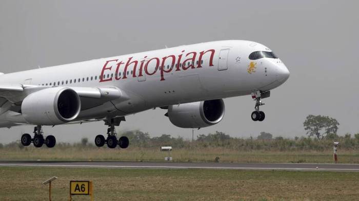 Νεκροί και οι 157 επιβαίνοντες του Boeing της Ethiopian Airlines, που συνετρίβη – “Πρόβλημα” είχε αναφέρει ο πιλότος (εικόνες)