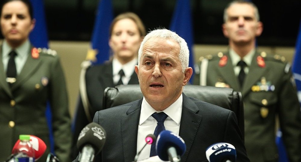 Ο Αποστολάκης ξήλωσε τη φωτογραφία των Τούρκων από τη “Σούδα”