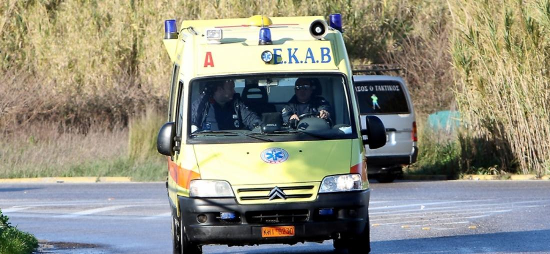 Λαμία: Πολύ σοβαρό τροχαίο στην είσοδο της πόλης – Η ΕΜΑΚ απεγκλώβισε τέσσερα άτομα (εικόνες)
