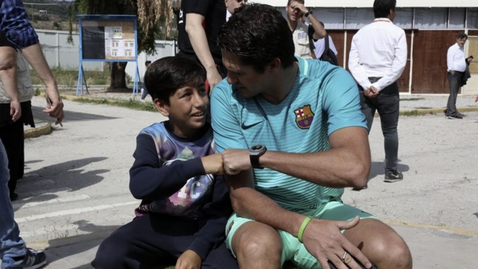 Τι κάνει η “Μπάρτσα” στη Λέσβο;