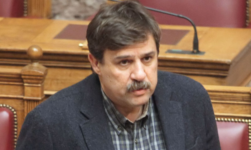 Ξανθός: Εμείς δεν έχουμε συμβούλους υπαλλήλους της φαρμακοβιομηχανίας