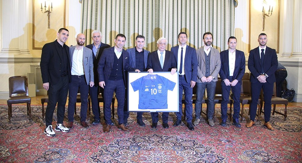 Το Προεδρικό γέμισε λάμψη – Στον Προκόπη Παυλόπουλο οι θαυμάσιοι πρωταθλητές Ευρώπης του 2004