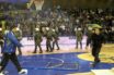 Νέο “μαχαίρι” στο Μπάσκετ: Ξύλο μεταξύ οπαδών στο Περιστέρι – Άρης (vid)
