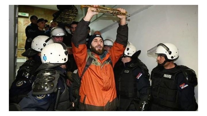 Στη Σερβία, στην τηλεόραση