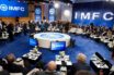 “Κλειδώνει” στην εαρινή σύνοδο του ΔΝΤ η αποπληρωμή του ακριβού χρέους από την Ελλάδα