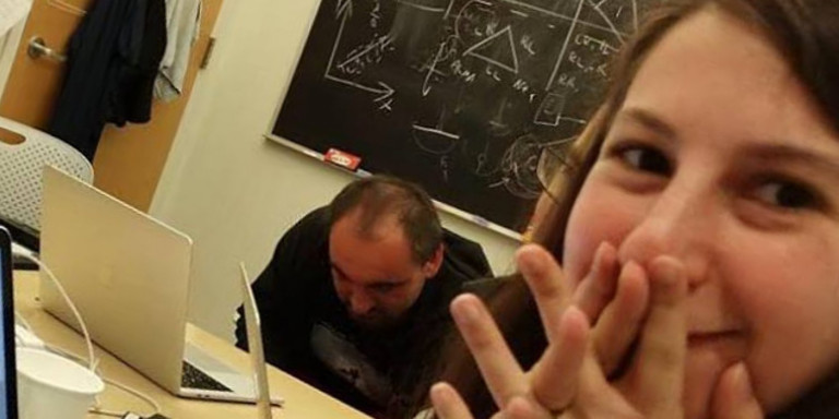 Κέϊτι Μπόουμαν: Η 29χρονη επιστήμονας που φωτογράφισε τη μαύρη τρύπα!