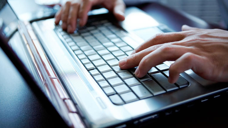 Ρόδος: Συνελήφθη 19χρονος για πορνογραφία ανηλίκων – Εκβίαζε ανήλικη με φωτογραφίες και βίντεο