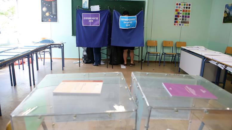 Δεύτερο κύμα exit polls – Τι αναφέρουν οι πληροφορίες από τα κομματικά επιτελεία