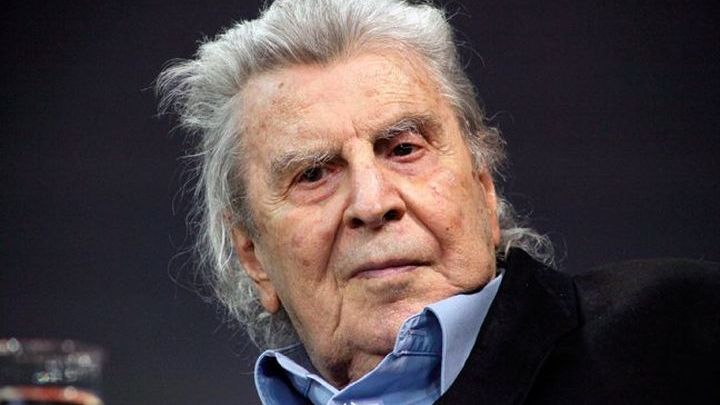 Συγκλονίζει η κόρη του Μίκη Θεοδωράκη: Νομίζω ότι ο μπαμπάς μου κάνει ντρίμπλα&hellip;