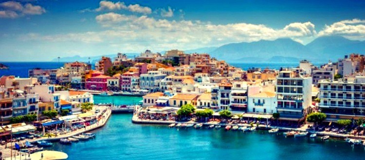 Telegraph: Ιδανικός προορισμός για οικογένειες η Ελλάδα