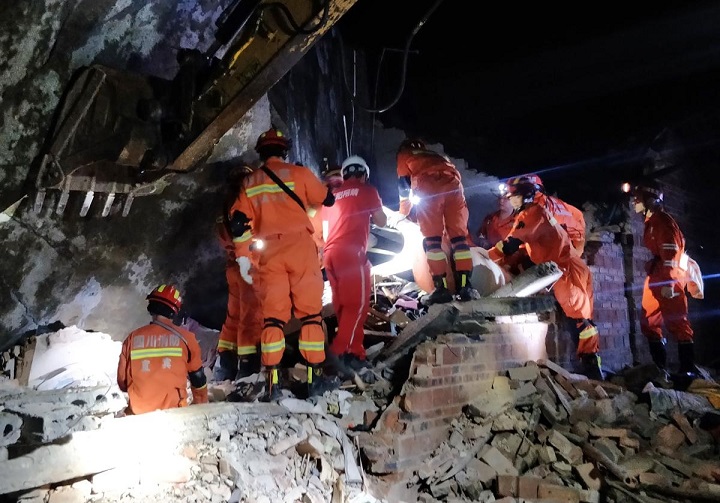 Κίνα: Τουλάχιστον 12 νεκροί από 6 Ρίχτερ στην επαρχία Σετσουάν