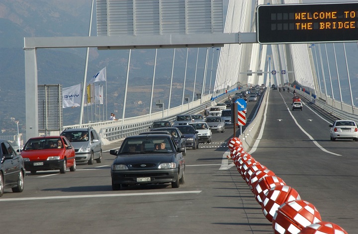 Νεκρός ο ποδηλάτης που βρέθηκε στο κενό από τη γέφυρα Ρίου – Αντιρρίου