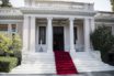 Μαξίμου: Δεν καταργούνται τα αντίμετρα μαζί με το αφορολόγητο