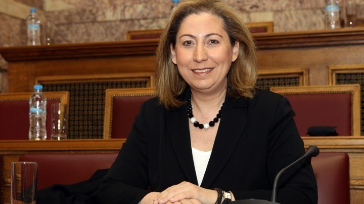 Διαψεύδει κατηγορηματικά τα περί μαζικών προσλήψεων συμβασιούχων η Μ. Ξενογιαννακοπούλου