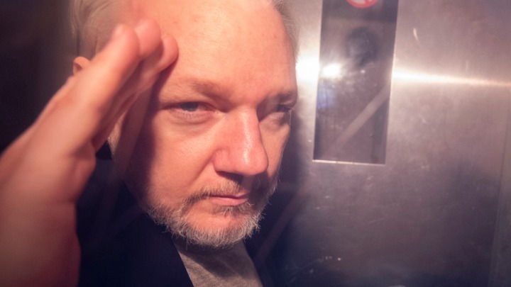 “Επιδεινώνεται” η υγεία του Ασάνζ