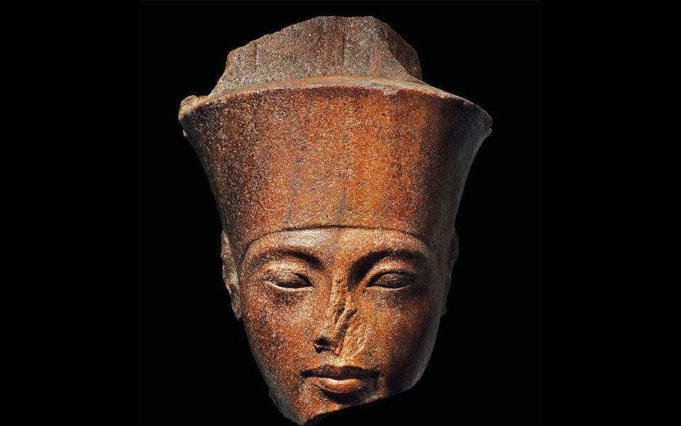 Σχεδόν 5 εκατομμύρια λίρες πουλήθηκε η προτομή του Τουταγχαμών που βγήκε στο σφυρί