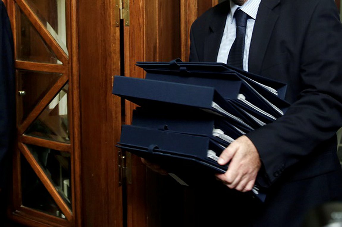 Οδηγίες προς υπουργούς – Τι περιέχουν τα μπλε ντοσιέ πού τους έδωσε ο Κ. Μητσοτάκης