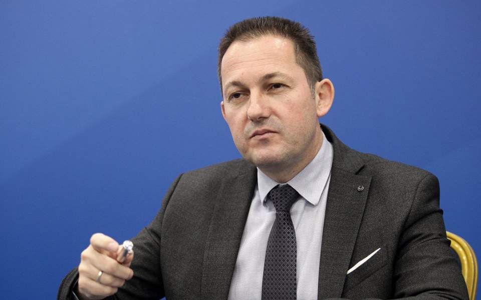 Η ανακοίνωση της νέας κυβέρνησης από τον Στέλιο Πέτσα