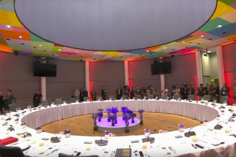 Σύνοδος Κορυφής: Άσπρος καπνός ή νέο αδιέξοδο; – “Όλο το πακέτο στο τραπέζι”