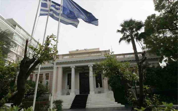 “Κανένα θέμα μείωσης του αφορολόγητου”