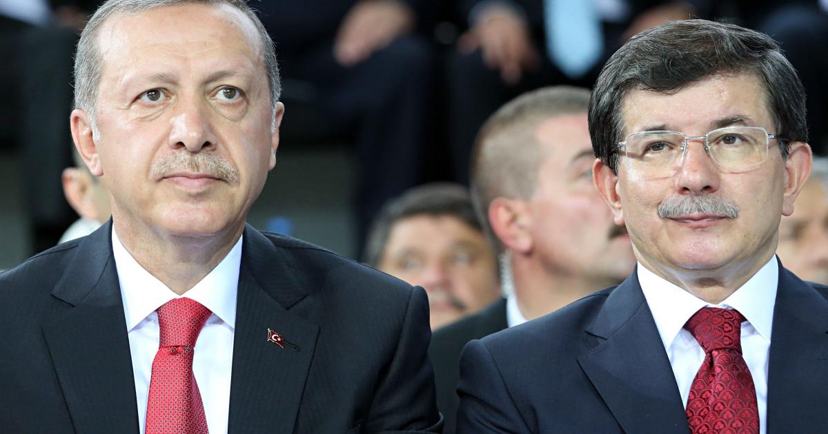 Επίθεση Νταβούτογλου στον Ερντογάν: Το ΑΚΡ δεν είναι κόμμα ενός ανδρός