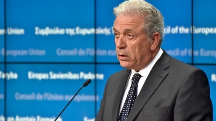 Δ. Αβραμόπουλος: Χρειάζονται νόμιμες οδοί για να φτάνoυν στην Ευρώπη οι πρόσφυγες