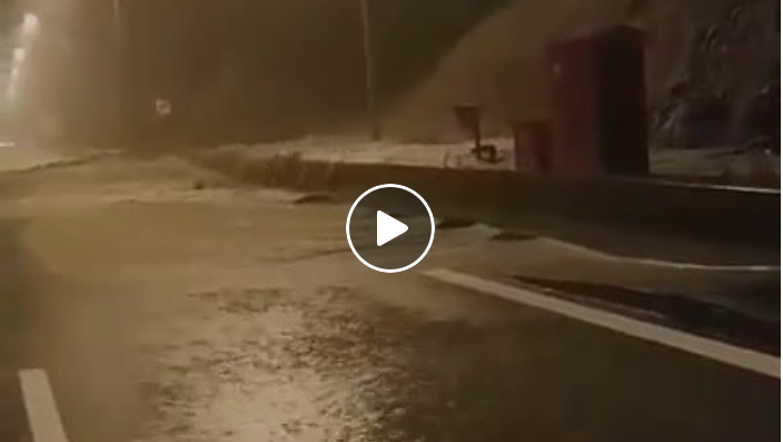 Εικόνες σοκ στην Ιόνια Οδό – Τόνοι νερού στο οδόστρωμα… (vid)