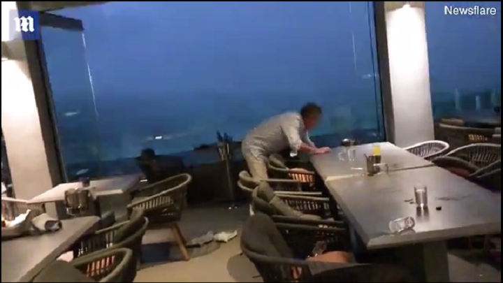 Σοκάρουν τα νέα βίντεο με τη μανία του αέρα και της βροχής&hellip;