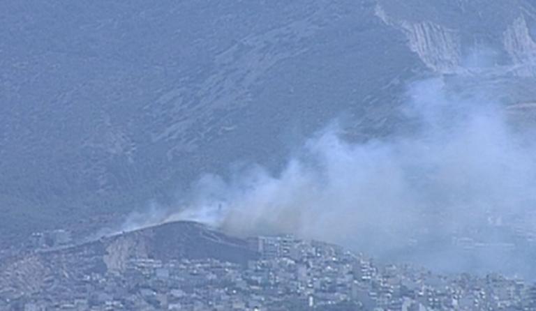 Φωτιά στον Βύρωνα κοντά στο θέατρο βράχων