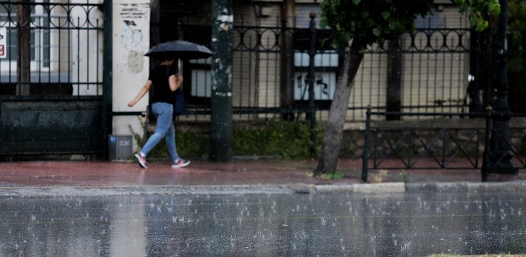 Βροχές αύριο και στην Αττική, καταιγίδες και χαλάζι στην επικράτεια