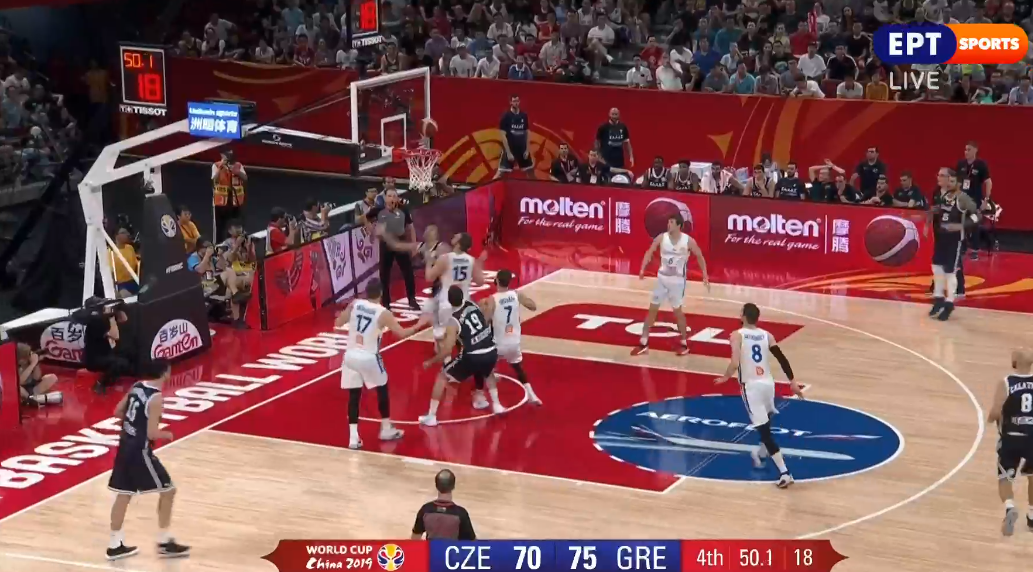 Κέρδισε η εθνική αλλά… αποκλείστηκε – Ματς θρίλερ με διαιτησία για κλάματα