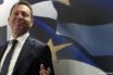 Στουρνάρας: Το “ιερό δισκοπότηρο” έναντι μιας νέας ύφεσης είναι μισοάδειο