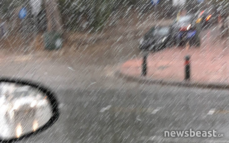 Η κακοκαιρία πλήττει την Αττική – Σφοδρή χαλαζόπτωση στο κέντρο της Αθήνας και&hellip;