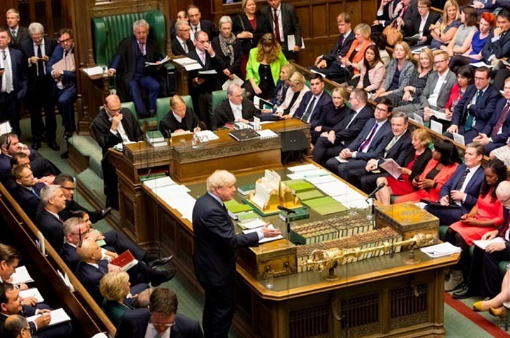 Νέο θρίλερ με το Brexit: Δύο κρίσιμες ψηφοφορίες στη βρετανική Βουλή
