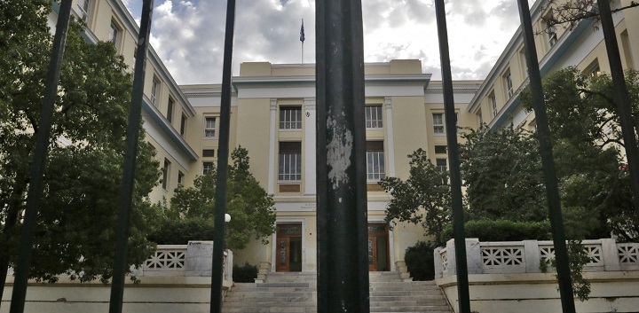 Αστυνομική επιχείρηση για ναρκωτικά στην ΑΣΟΕΕ – “Επιτέλους τέλος” το μήνυμα Χρυσοχοΐδη