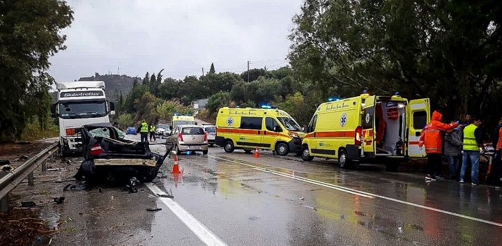 Θανατηφόρο τροχαίο στη Θεσσαλονίκη – Τρεις νεκροί και 12 τραυματίες
