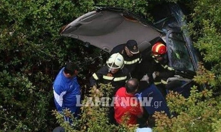 Λαμία: Τζιπ έπεσε σε γκρεμό – Επιχείρηση απεγκλωβισμού