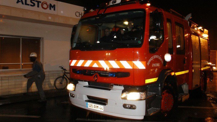 Παραλίγο νέα τραγωδία: Οκτώ μετανάστες βρέθηκαν ζωντανοί αλλά με υποθερμία σε φορτηγό-ψυγείο στο Καλαί