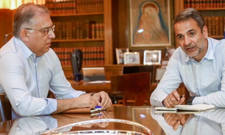 Συνάντηση Μητσοτάκη-Θεοδωρικάκου για την ψήφο των ομογενών