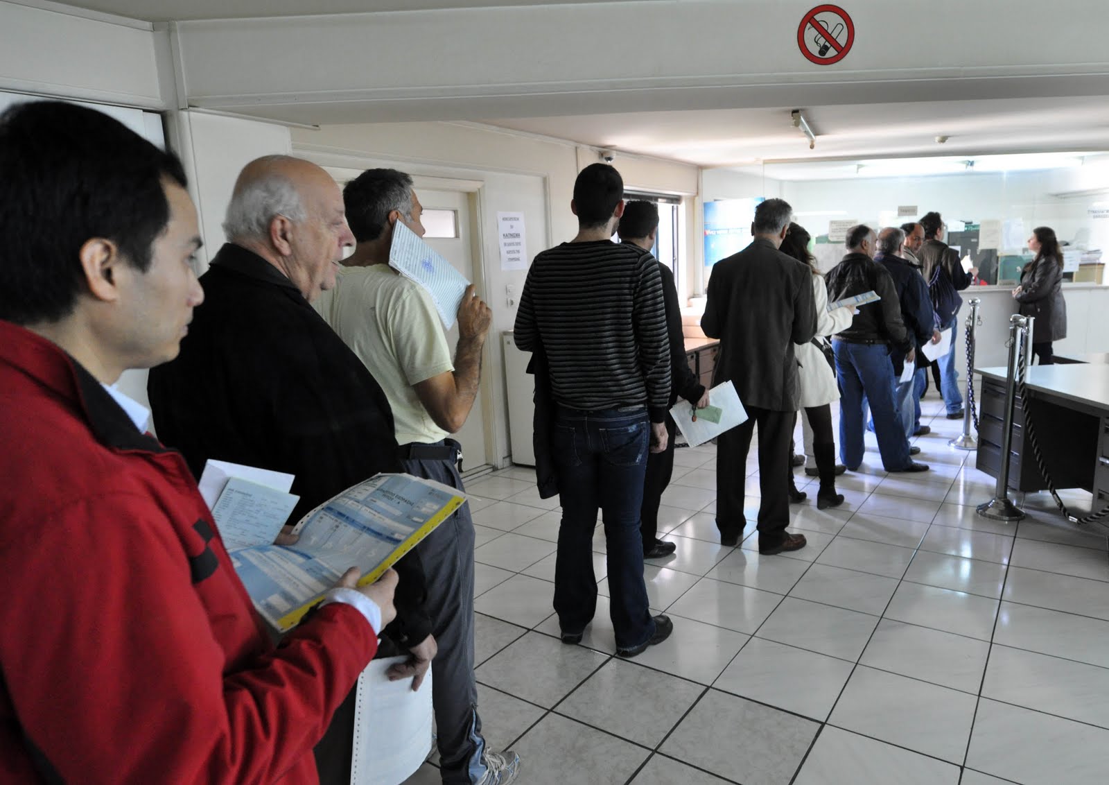 Οι φόροι “μειώνονται”, αλλά ο προϋπολογισμός δείχνει αυξημένους φόρους κατά 500 εκατ.